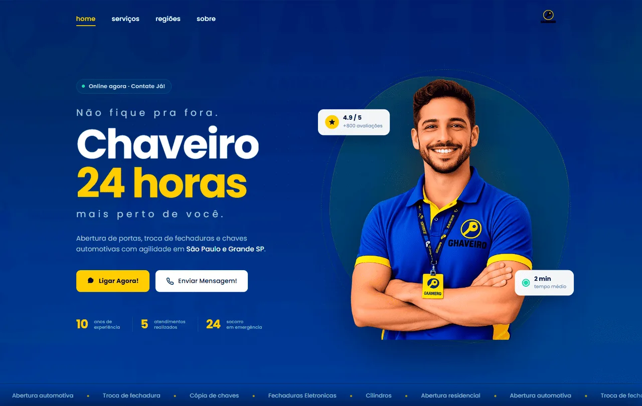Hero de landing page em azul para chaveiro 24 horas, com profissional uniformizado de braços cruzados e selos de avaliação e tempo de atendimento
